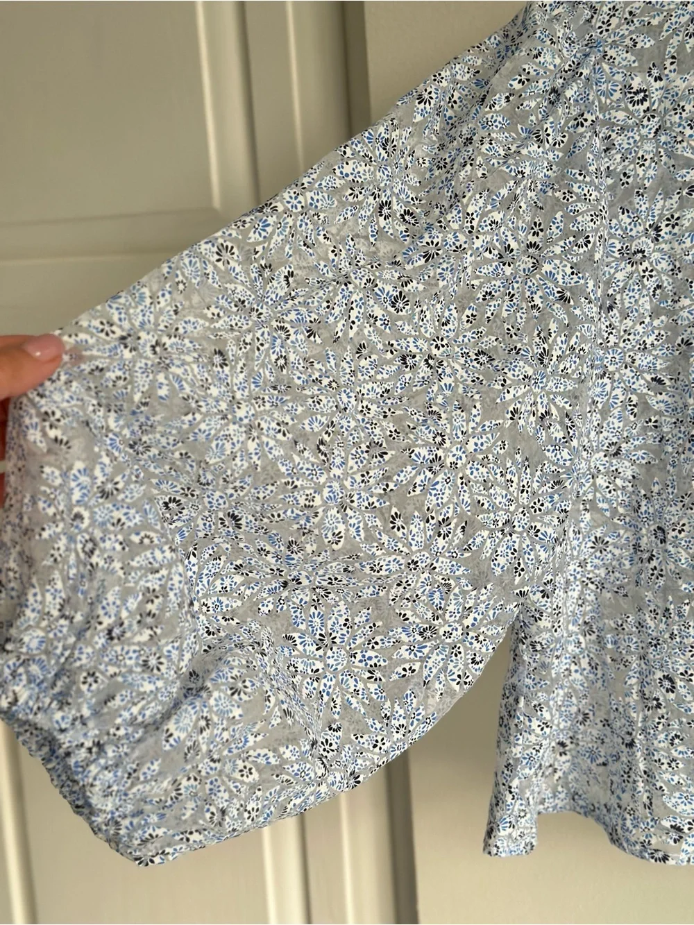 Zara Blue Floral Lace Cropped Puff Sleeve Button-Up Blouse Size M